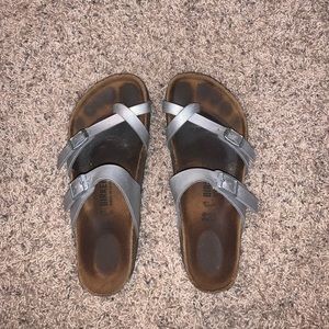 Silver Mayari Birkenstock’s